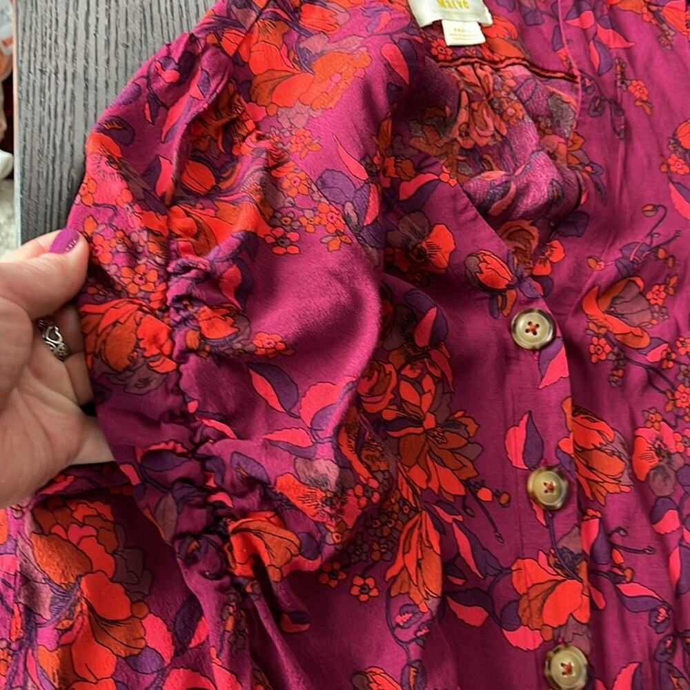 Maeve Anthropologie Vibrant Floral V-Neck Ruched Sleeve Top - Picture 7 of 7